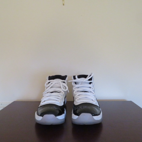 Air Jordan 11 Retro Concord 2011 Size 10 VNDS - Picture 1 of 7